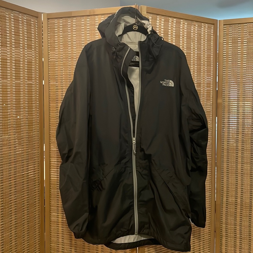 North Face Men’s Dark Grey Raincoat